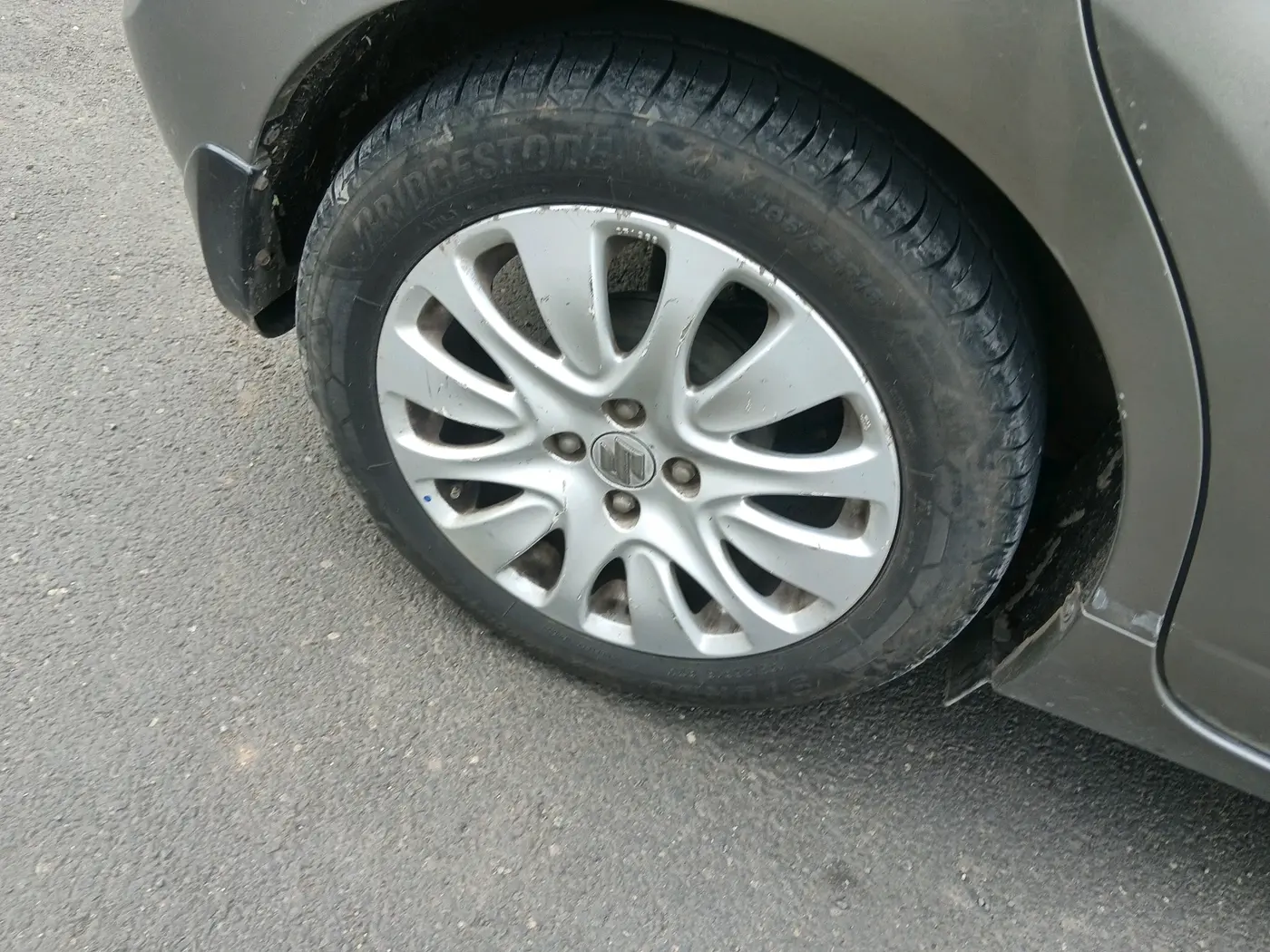 2015 Maruti Baleno ALPHA PETROL 1.2, CNG, Manual, 85,926 km, tyre