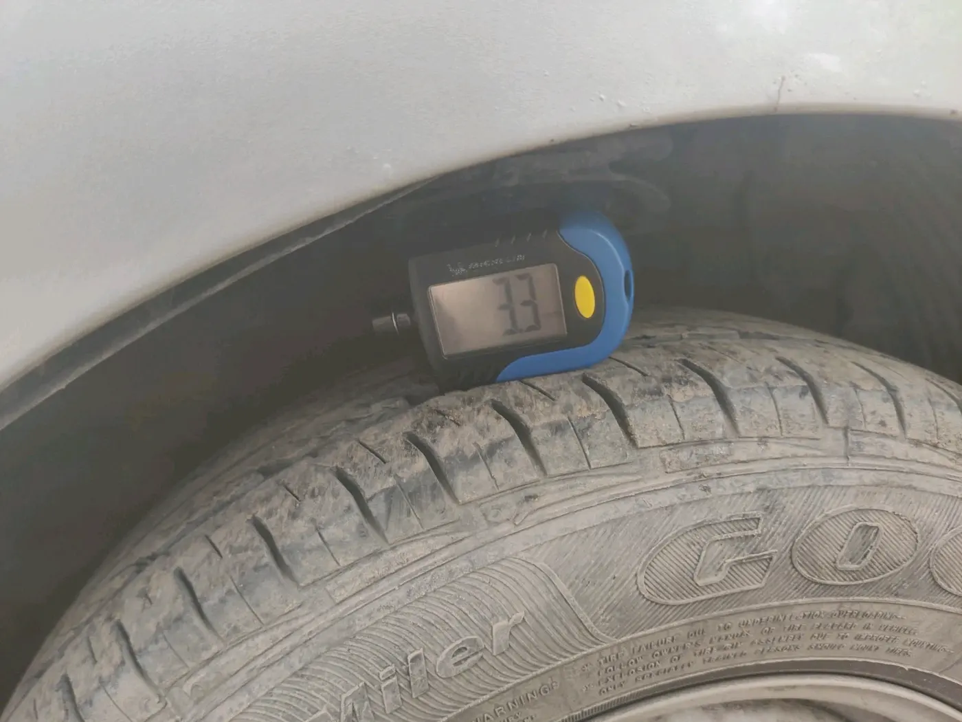 2016 Hyundai Eon ERA +, Petrol, Manual, 42,103 km, tyre