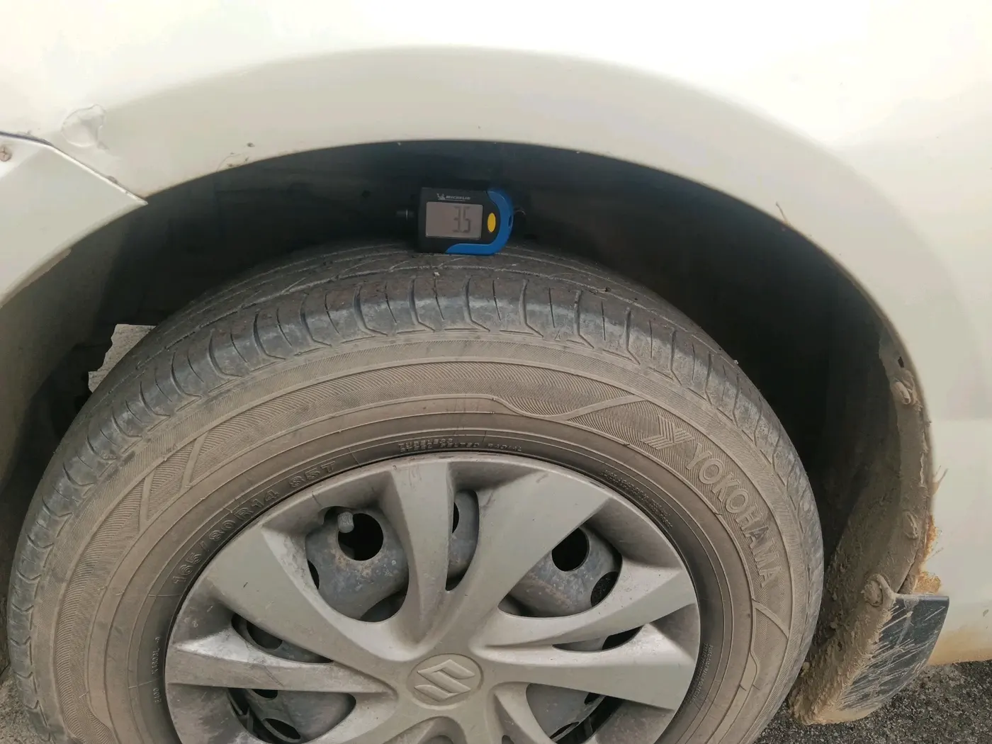 2016 Maruti Swift Dzire VDI, Diesel, Manual, 2,13,016 km, tyre