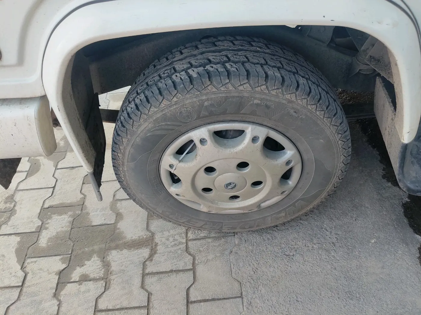 2018 Mahindra Bolero POWER PLUS ZLX, Diesel, Manual, 1,75,882 km, tyre