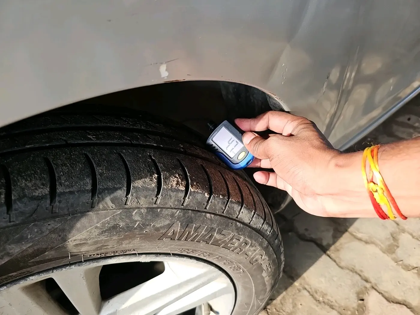 2013 Maruti Ertiga ZXI, CNG, Manual, 1,74,409 km, tyre