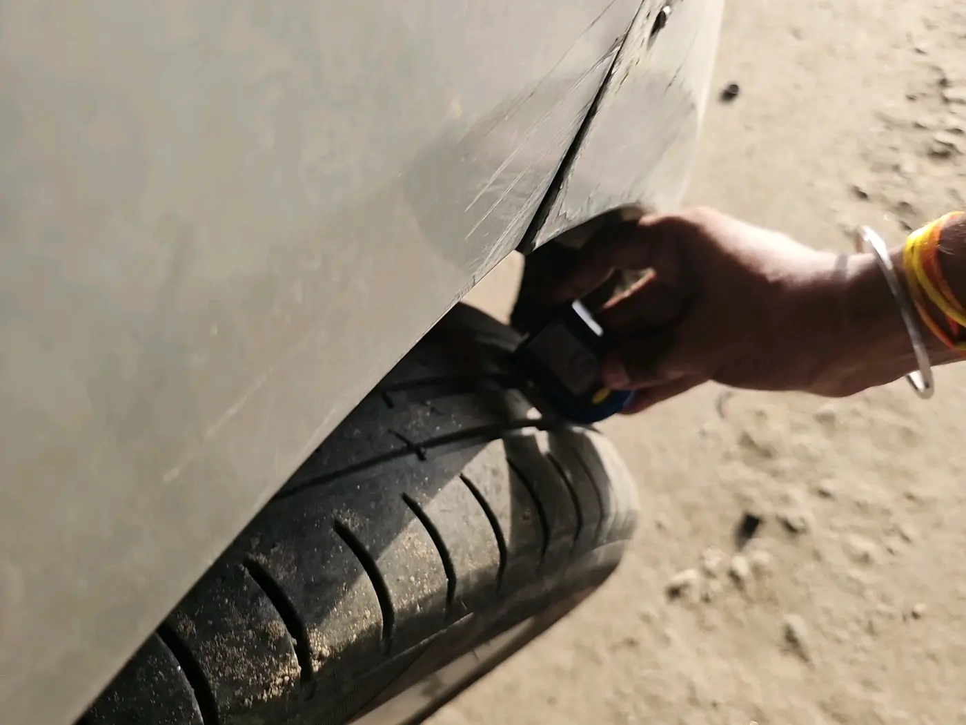 2013 Maruti Ertiga ZXI, CNG, Manual, 1,74,409 km, tyre