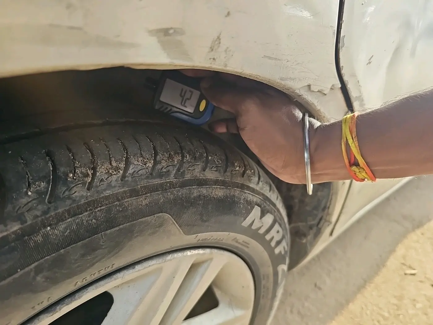 2013 Maruti Ertiga ZXI, CNG, Manual, 1,74,409 km, tyre