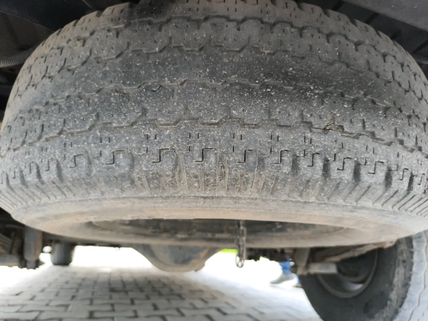 2014 ISUZU MU-7 4x2 MT, Diesel, Manual, 1,43,571 km, tyre