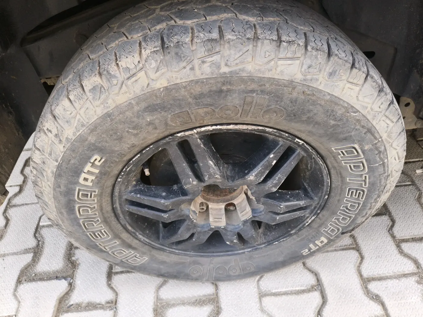 2014 ISUZU MU-7 4x2 MT, Diesel, Manual, 1,43,571 km, tyre