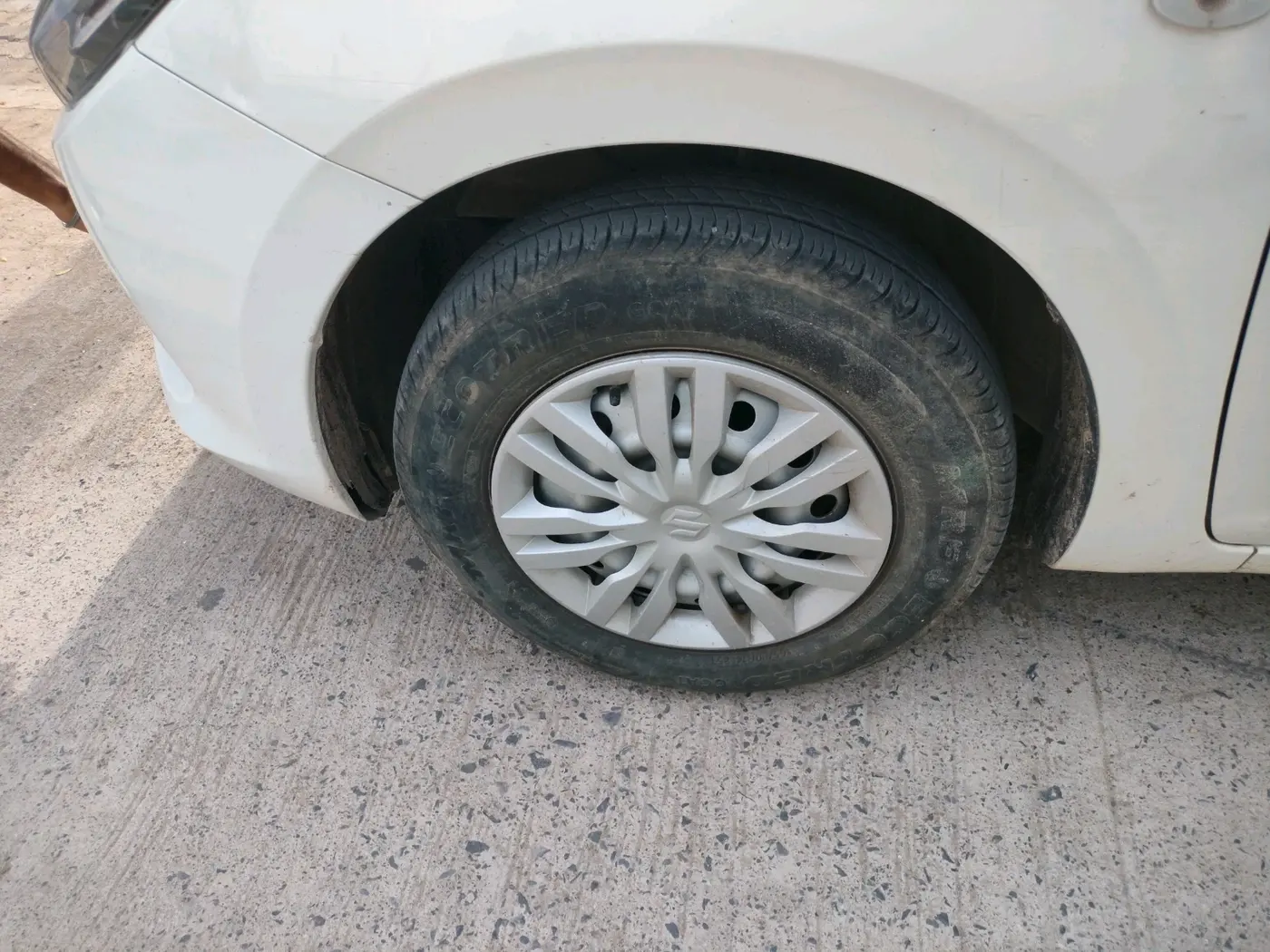 2024 Maruti Swift LXi, Petrol, Manual, 8,609 km, tyre