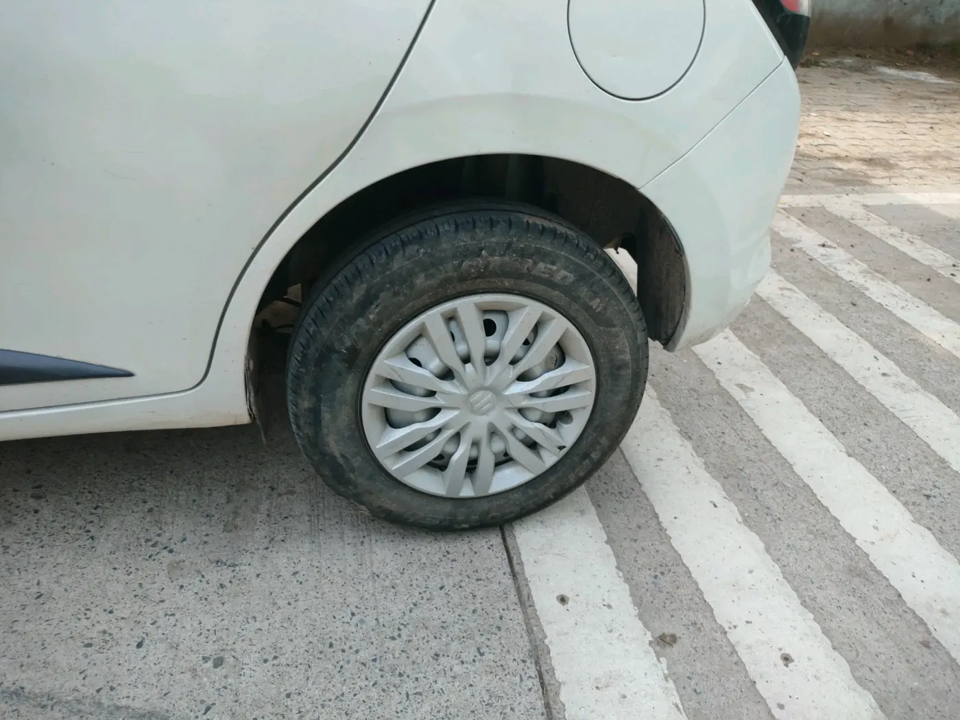 2024 Maruti Swift LXi, Petrol, Manual, 8,609 km, tyre