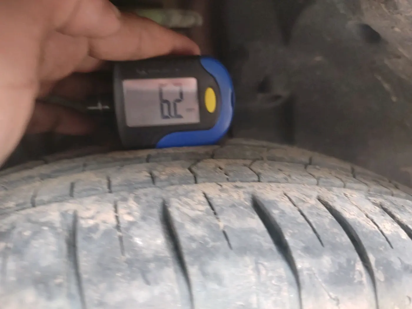 2022 Tata ALTROZ XZA PLUS, Petrol, Automatic, 42,395 km, tyre