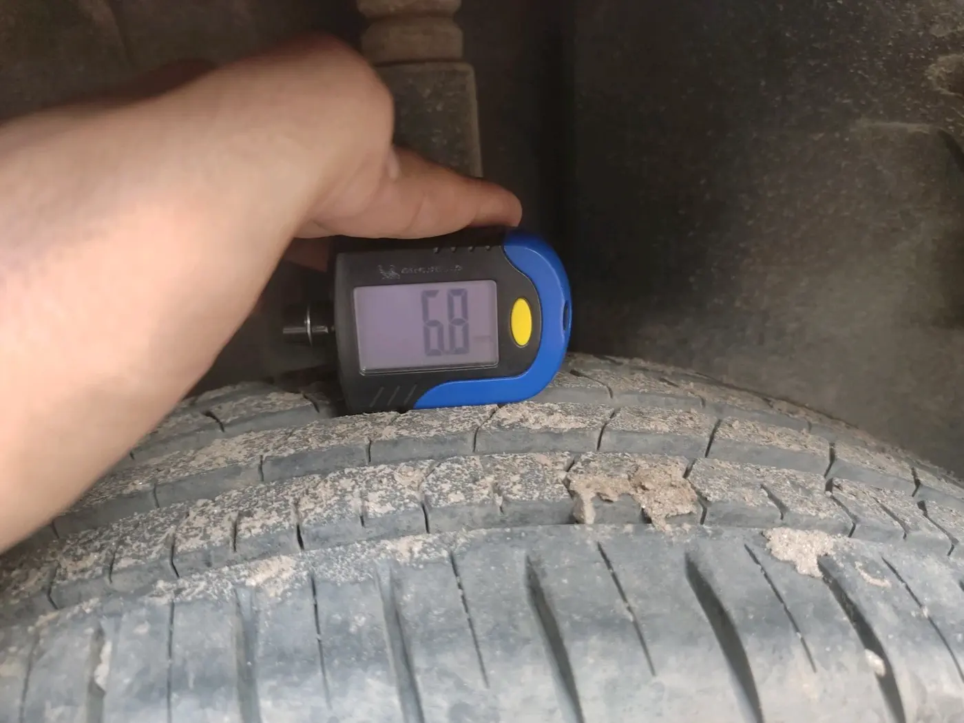 2022 Tata ALTROZ XZA PLUS, Petrol, Automatic, 42,395 km, tyre