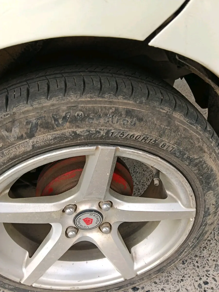 2011 Hyundai i10 ERA 1.1, Petrol, Manual, 67,566 km, tyre