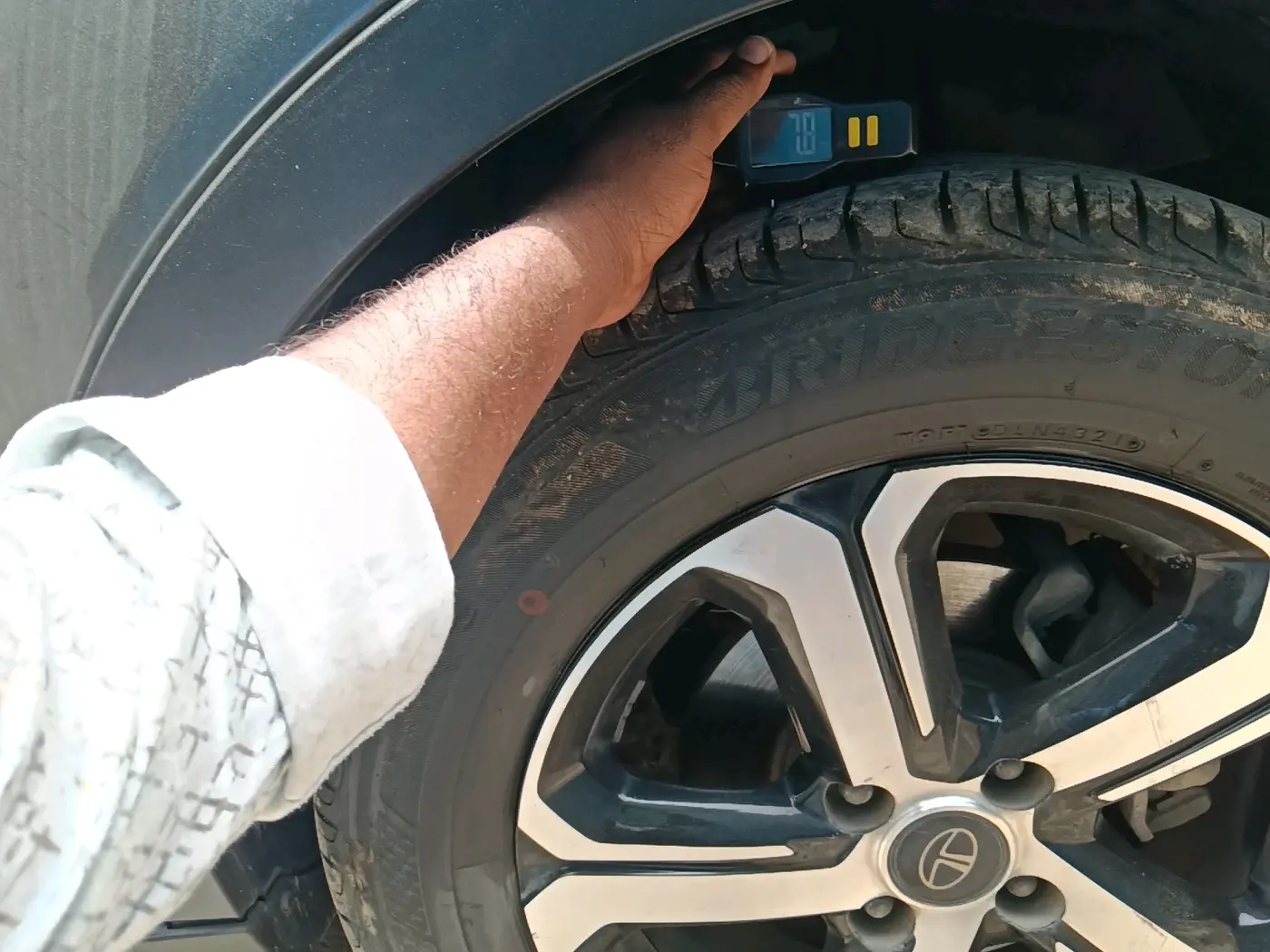 2021 Tata NEXON XZA PLUS SUNROOF PETROL, Petrol, Automatic, 33,224 km, tyre
