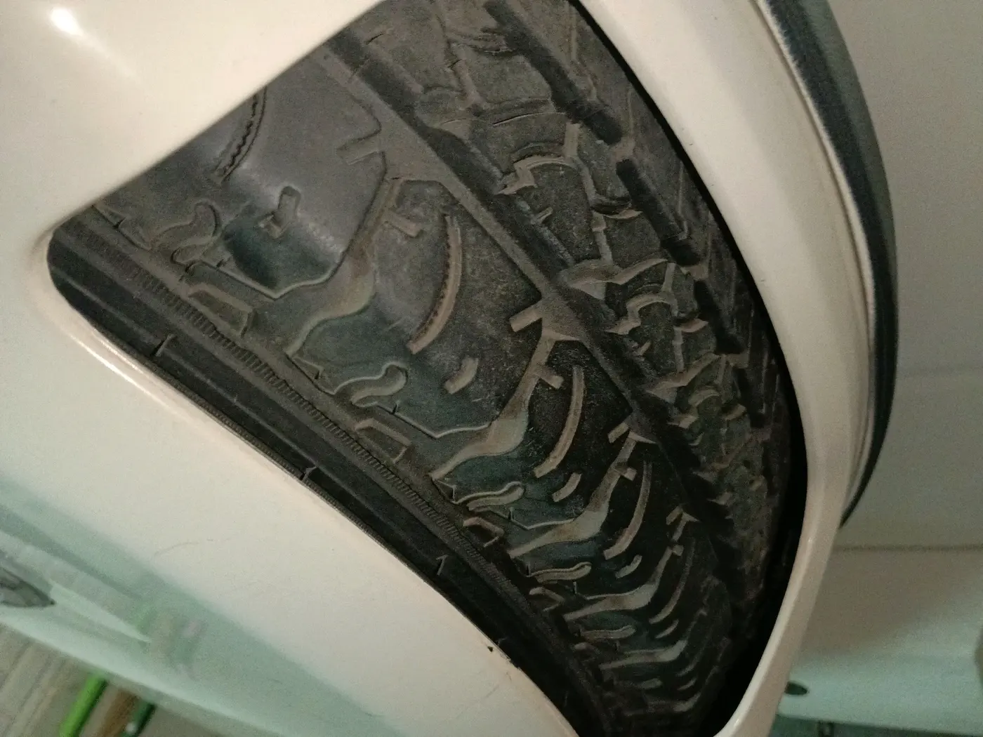 2017 Mahindra TUV300 T8, Diesel, Manual, 50,264 km, tyre