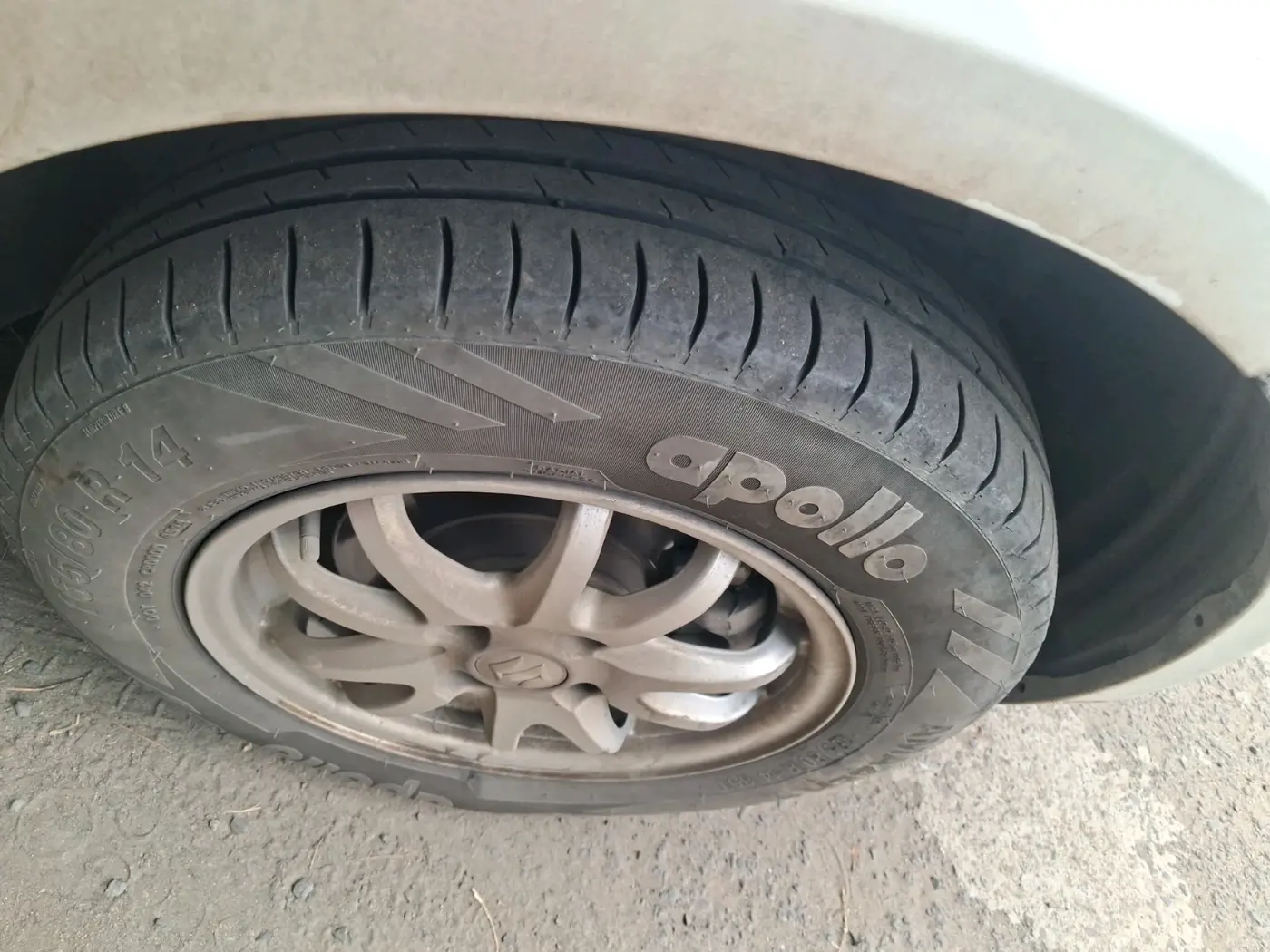 2013 Maruti Swift Dzire VDI, Diesel, Manual, 1,53,775 km, tyre