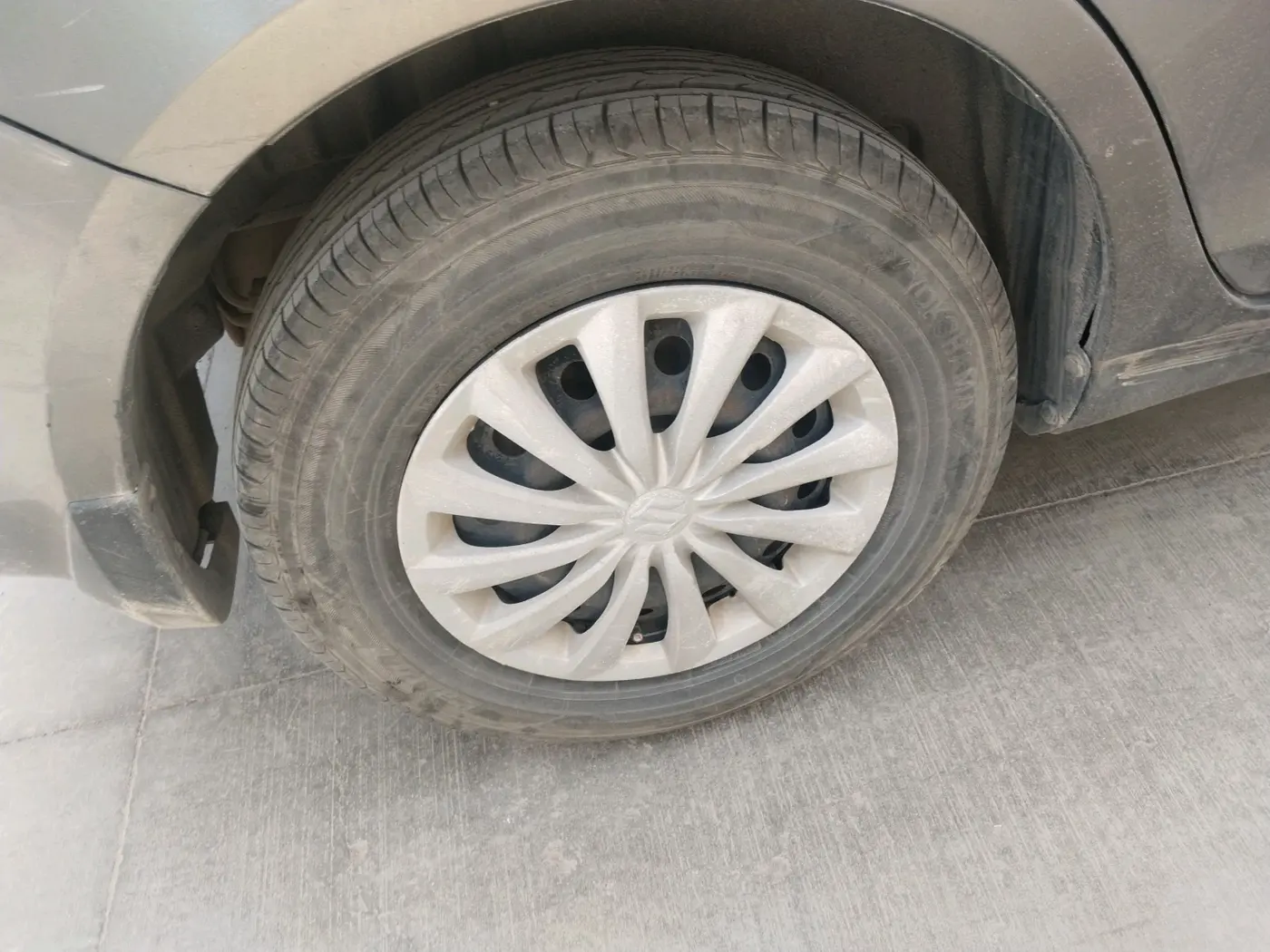 2016 Maruti Swift Dzire VDI, Diesel, Manual, 1,19,979 km, tyre