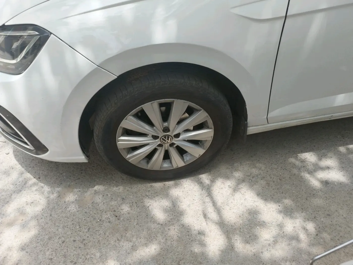 2022 Volkswagen VIRTUS HIGHLINE TSI 1.0 AT, Petrol, Automatic, 57,450 km, tyre