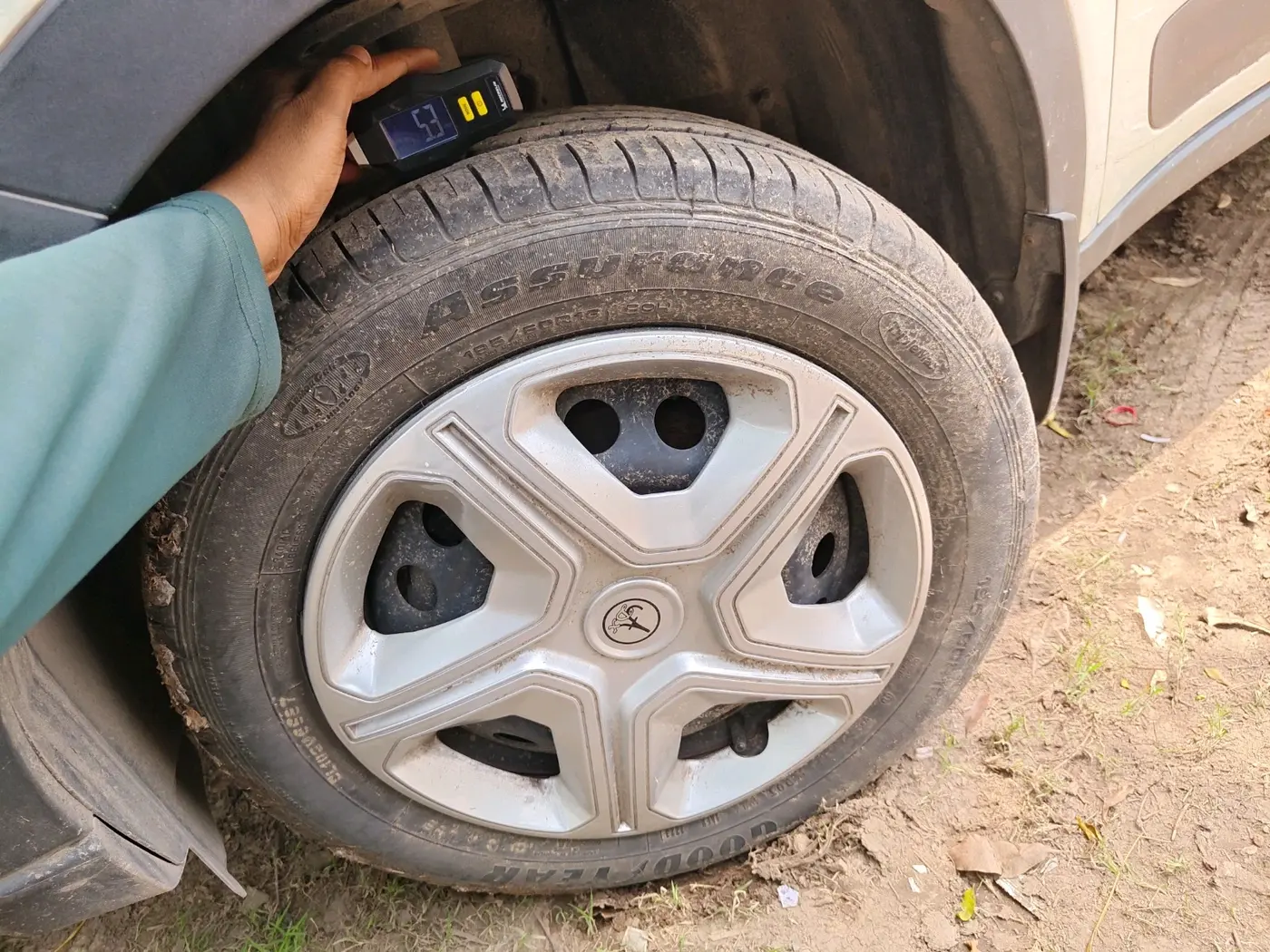 2023 Tata NEXON XM PETROL, Petrol, Manual, 25,104 km, tyre