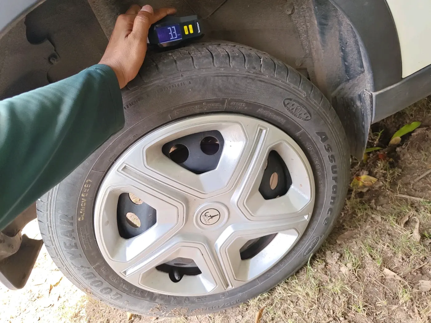 2023 Tata NEXON XM PETROL, Petrol, Manual, 25,104 km, tyre