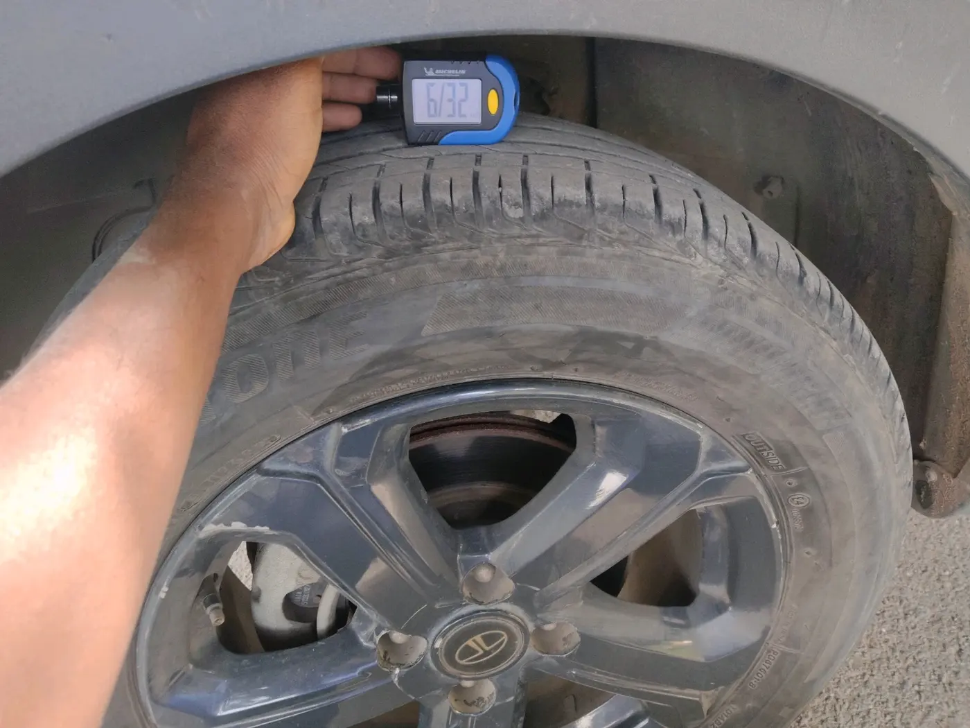2022 Tata NEXON XZA PLUS (O) PETROL, Petrol, Automatic, 43,052 km, tyre