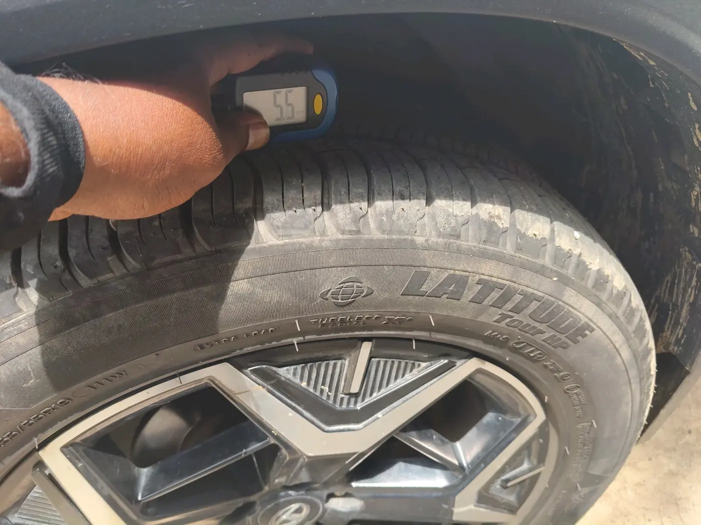 2023 Tata Safari Accomplished Plus AT, Diesel, Automatic, 57,337 km, tyre