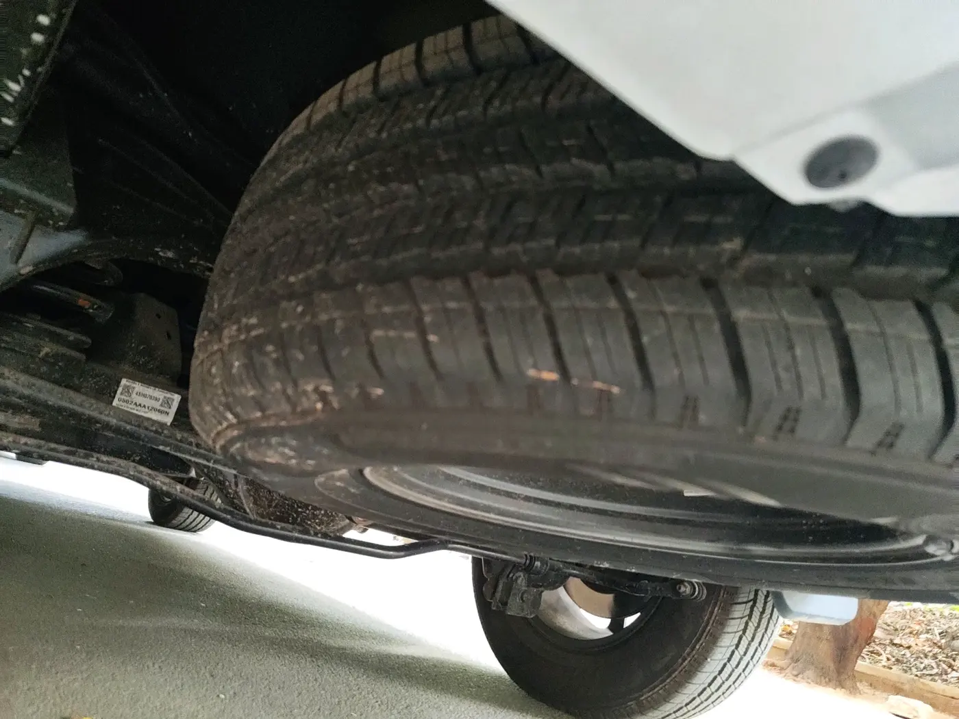 2025 Mahindra SCORPIO-N Z2 PETROL MT 7 STR, Petrol, Manual, 2,101 km, tyre