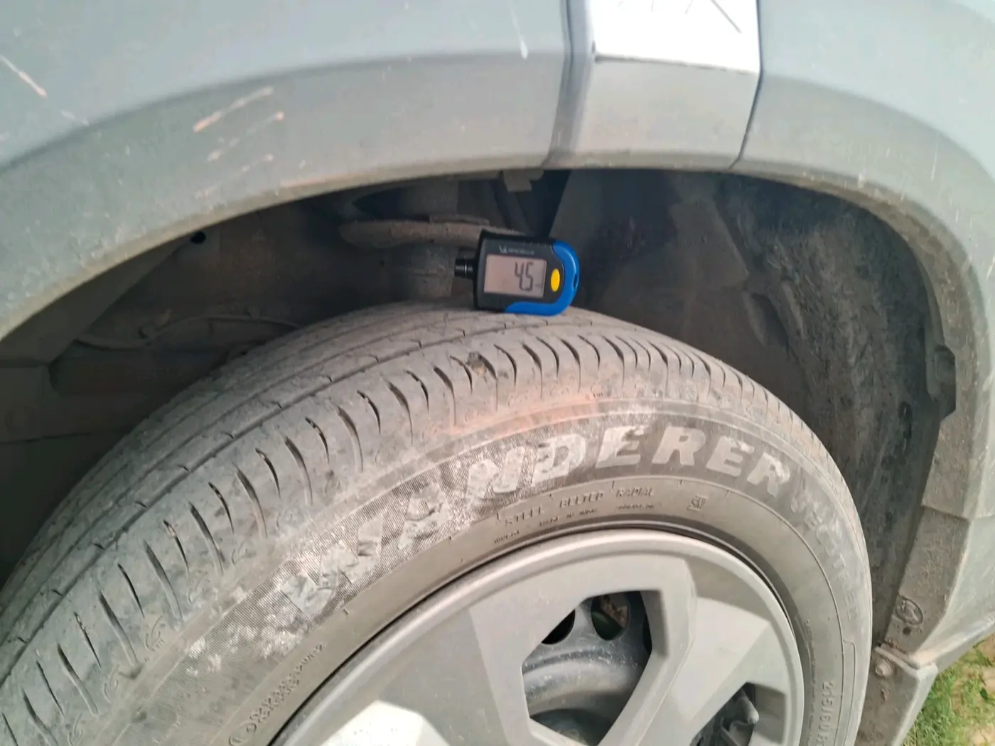 2024 Maruti BREZZA LXI S- CNG, CNG, Manual, 59,895 km, tyre