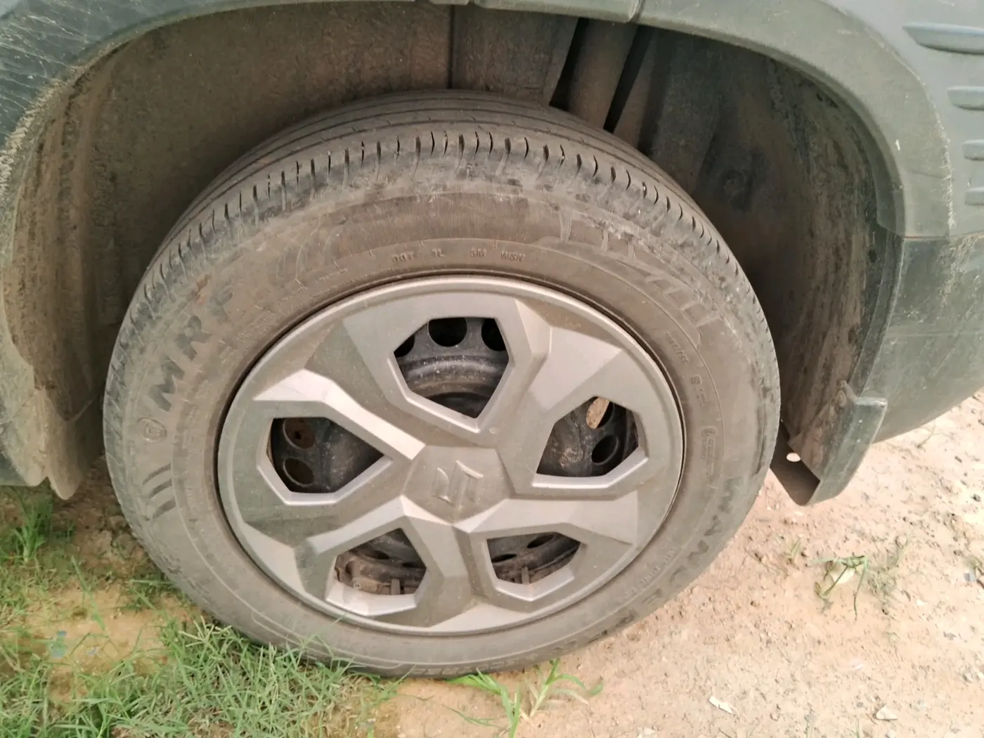 2024 Maruti BREZZA LXI S- CNG, CNG, Manual, 59,895 km, tyre