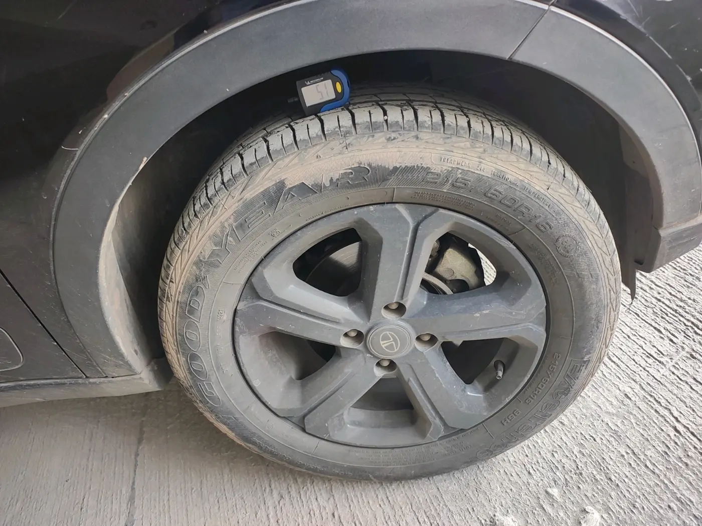 2021 Tata NEXON XZA PLUS DARK DIESEL, Diesel, Automatic, 41,735 km, tyre