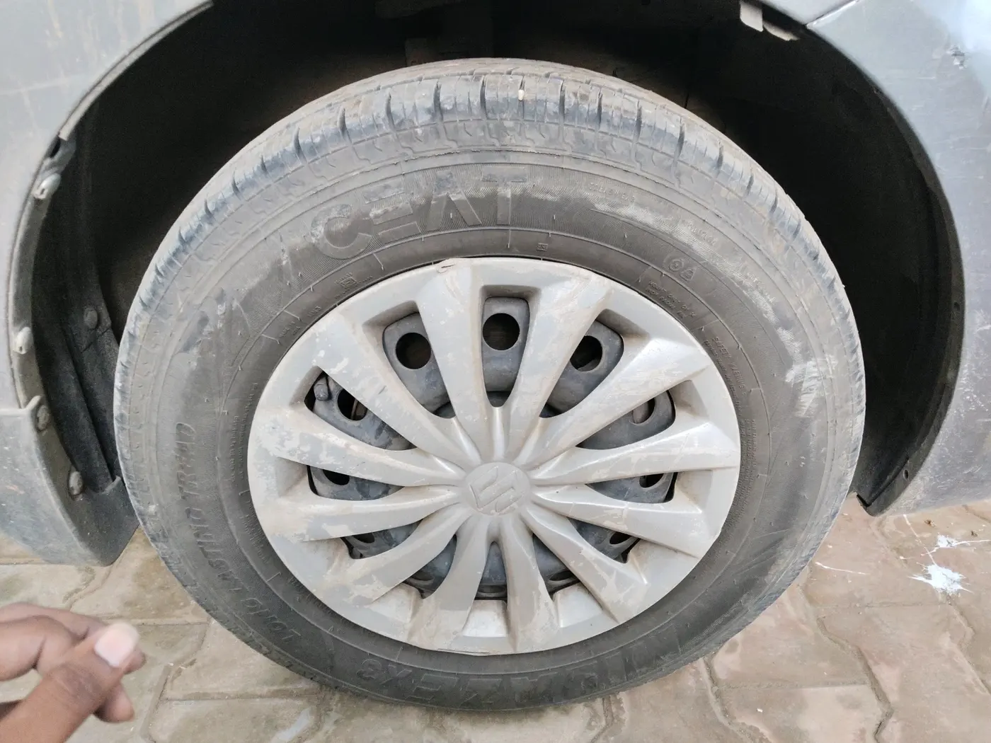 2014 Maruti Swift Dzire VXI AT, Petrol, Automatic, 87,721 km, tyre