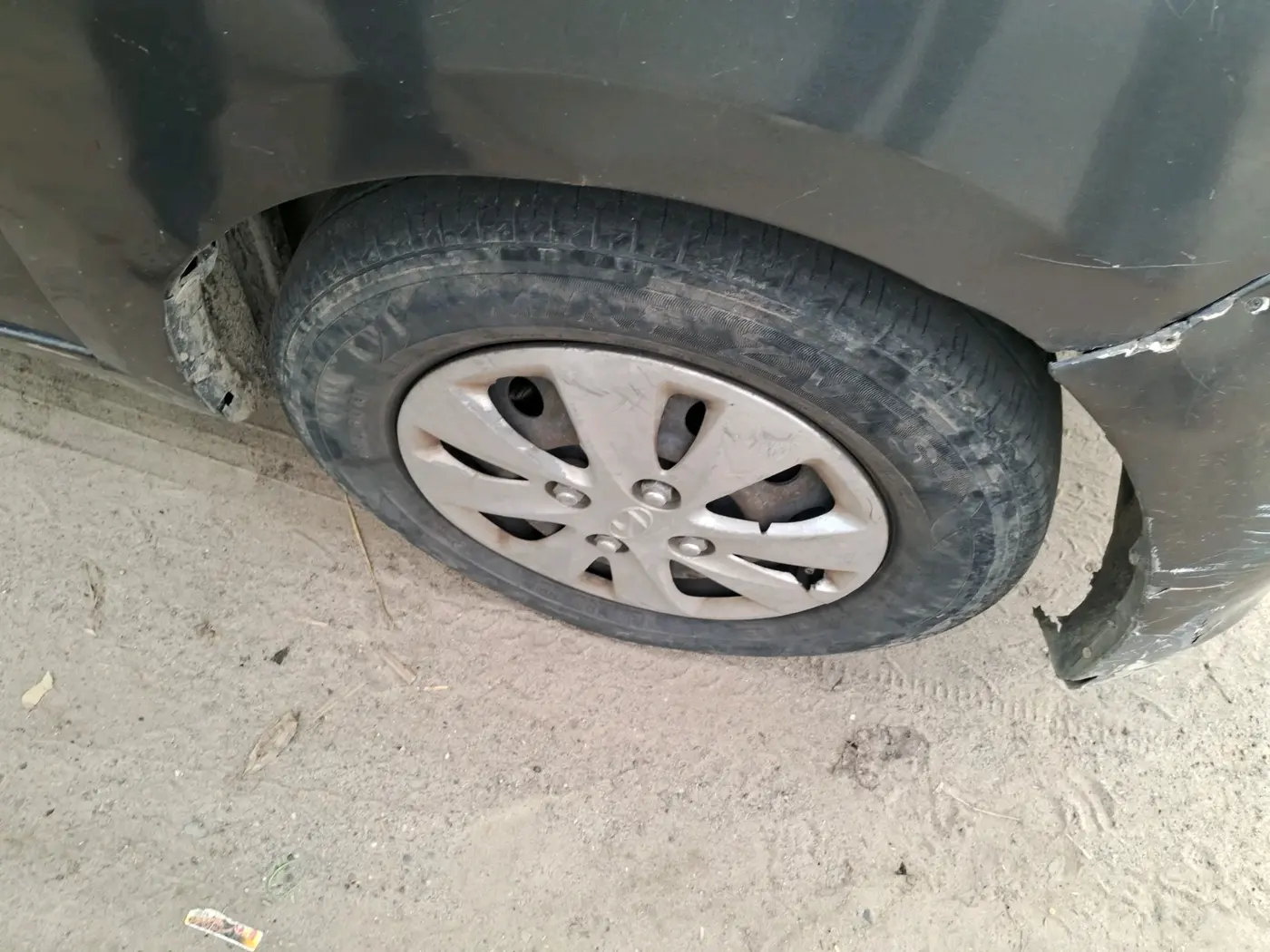 2012 Hyundai i10 SPORTZ 1.2, CNG, Manual, 1,18,603 km, tyre