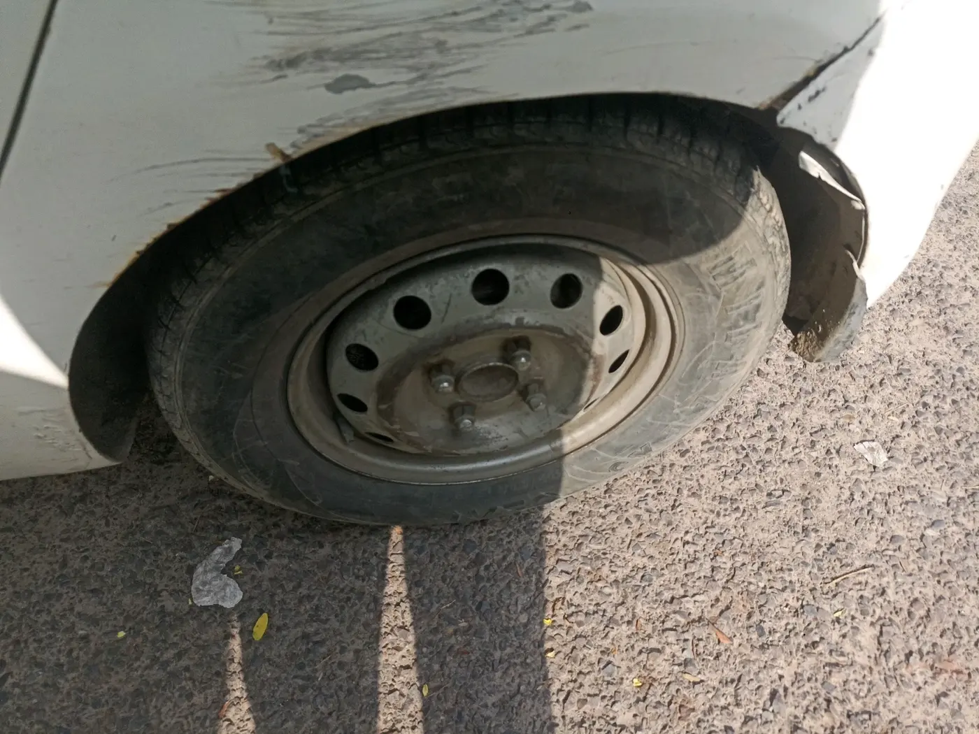 2011 Hyundai i10 MAGNA 1.2, CNG, Manual, 1,33,953 km, tyre