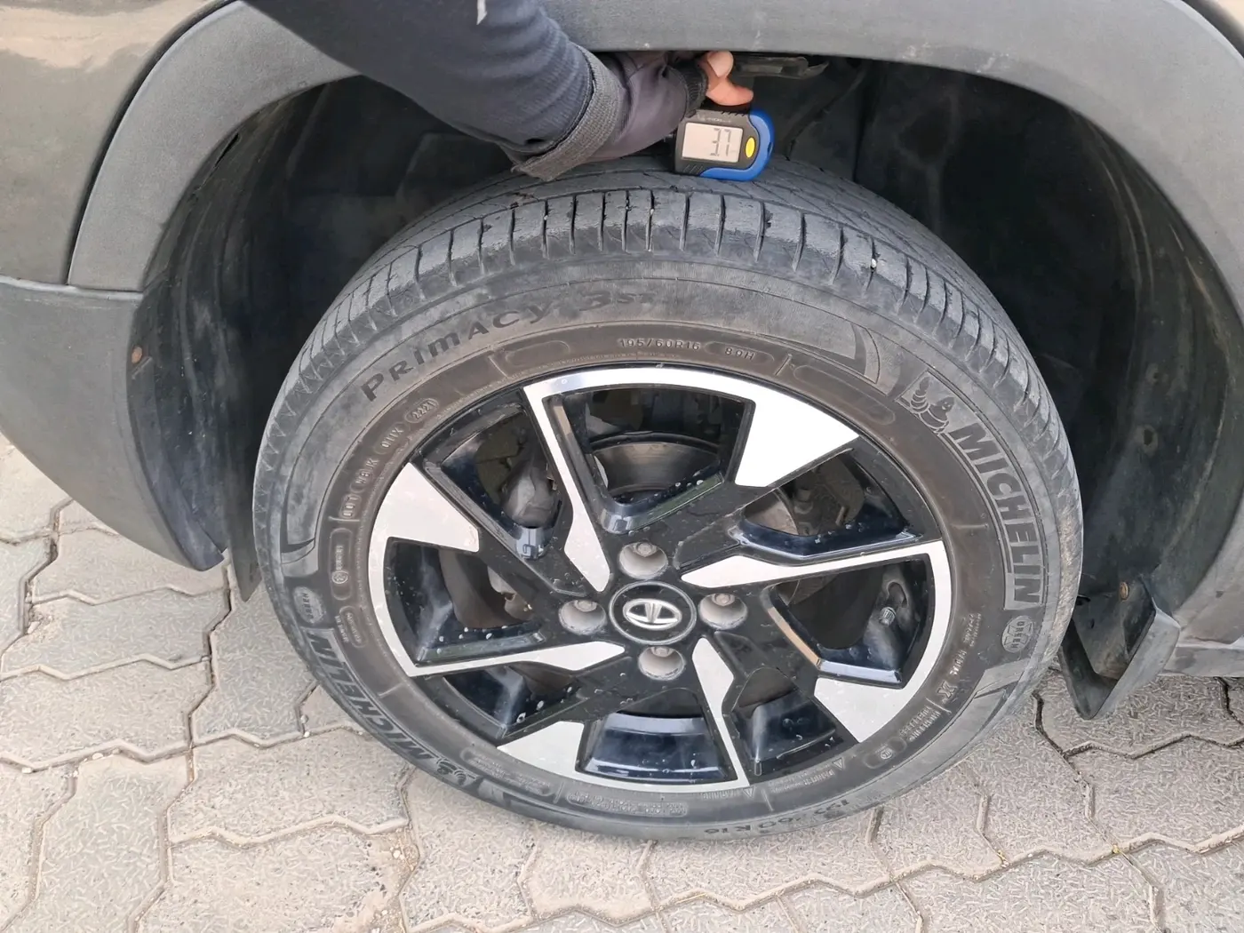 2022 Tata PUNCH ACCOMPLISHED MT, Petrol, Manual, 61,187 km, tyre