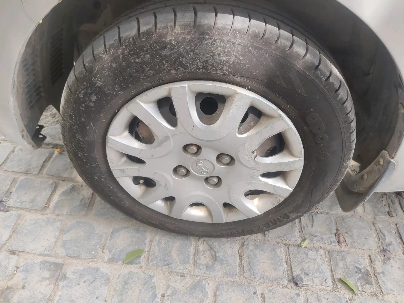 2011 Hyundai i20 MAGNA 1.2, Petrol, Manual, 91,479 km, tyre