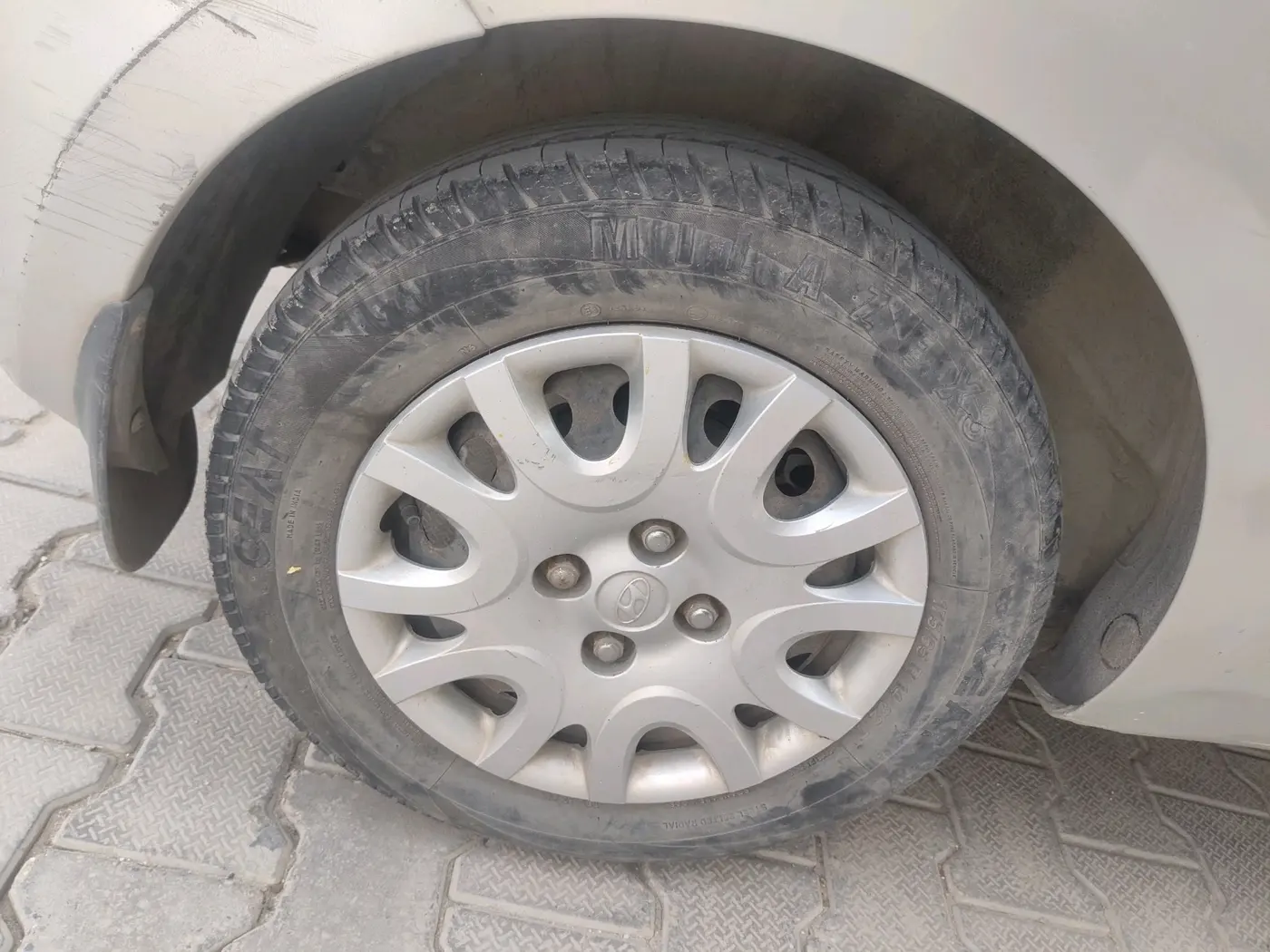 2011 Hyundai i20 MAGNA 1.2, Petrol, Manual, 91,479 km, tyre