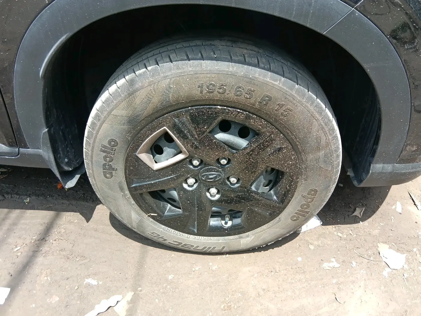 2024 Hyundai VENUE SX 1.2 KNIGHT EDITION, Petrol, Manual, 23,346 km, tyre