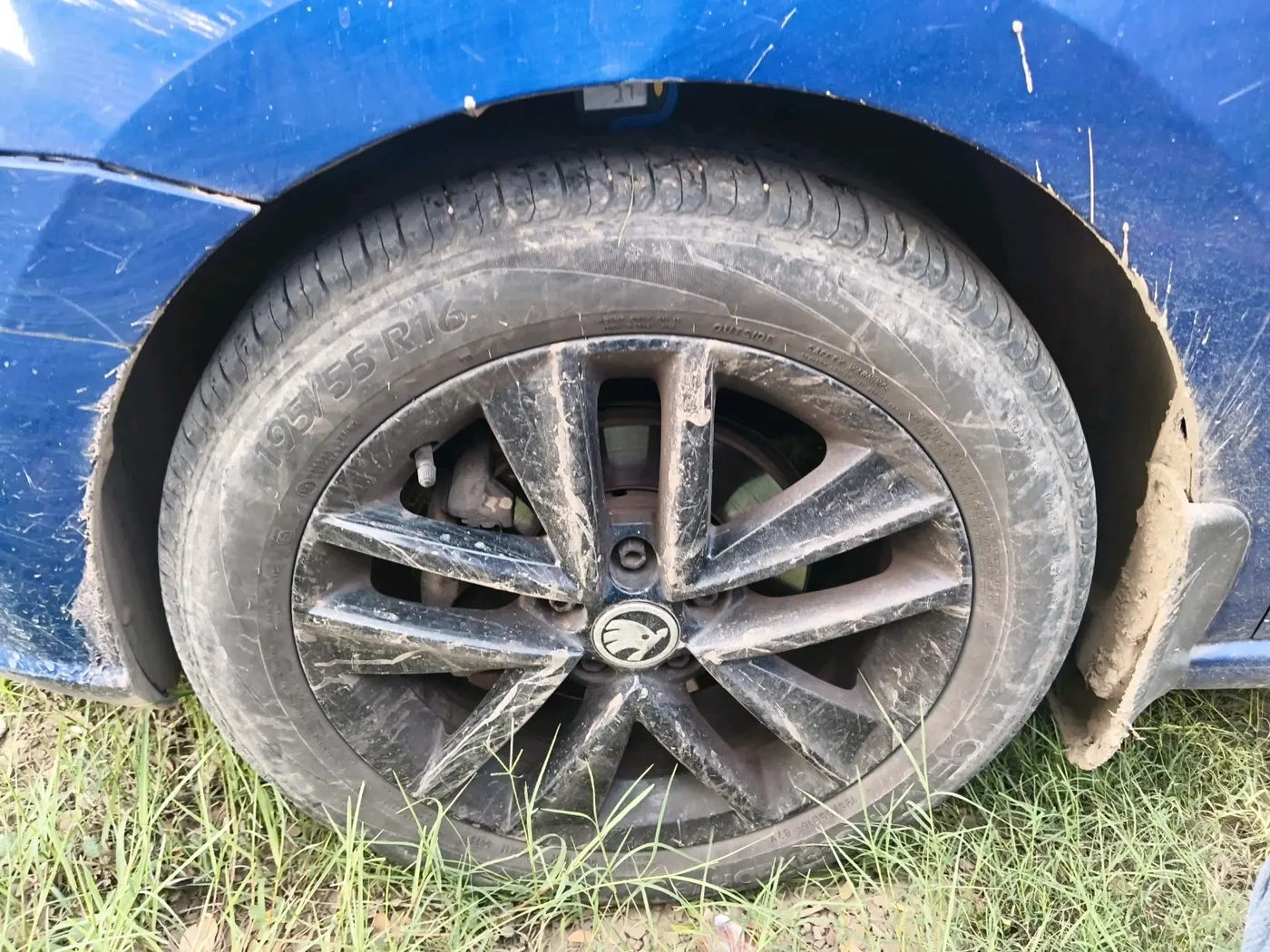 2019 Skoda Rapid AMBITION 1.5 TDI AT, Diesel, Automatic, 2,10,904 km, tyre