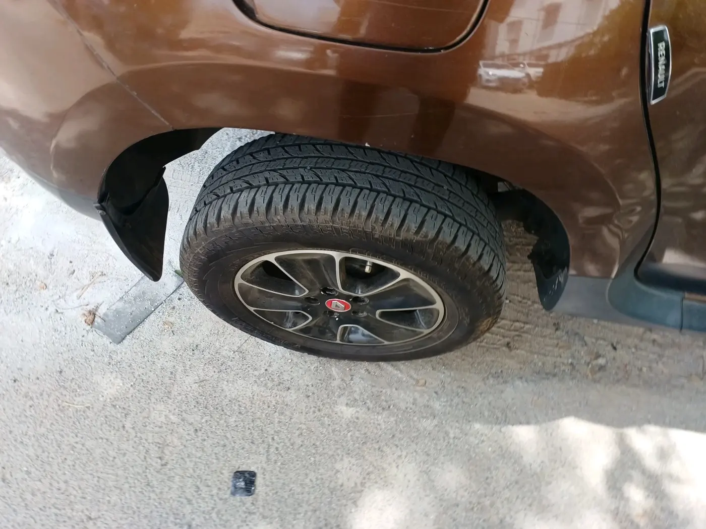 2017 Renault Duster RXS CVT, Petrol, Automatic, 73,657 km, tyre