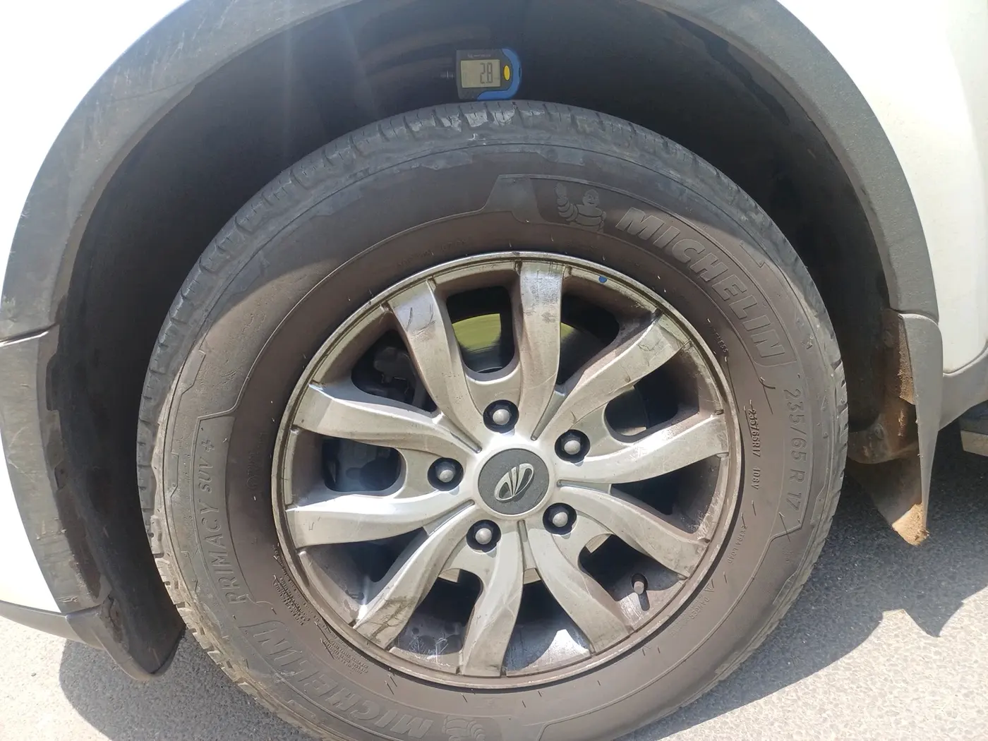 2019 Mahindra XUV500 W9, Diesel, Manual, 1,30,191 km, tyre