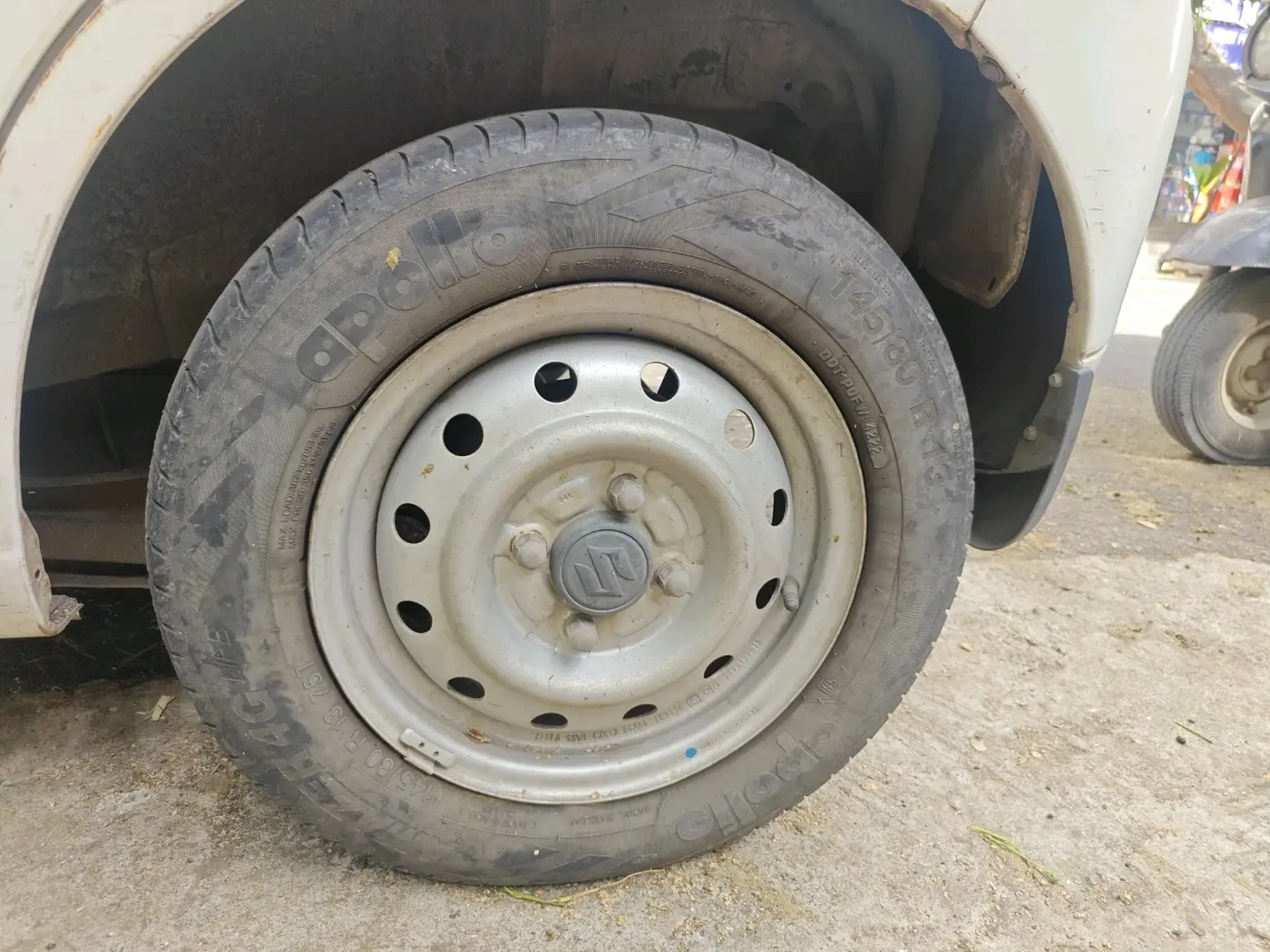 2012 Maruti Wagon R 1.0 LXI CNG, CNG, Manual, 2,63,039 km, tyre