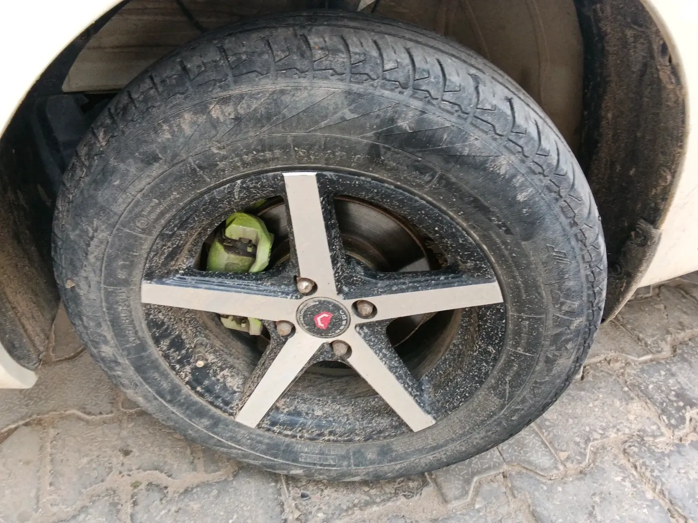 2022 Maruti Swift VXI, Petrol, Manual, 59,811 km, tyre