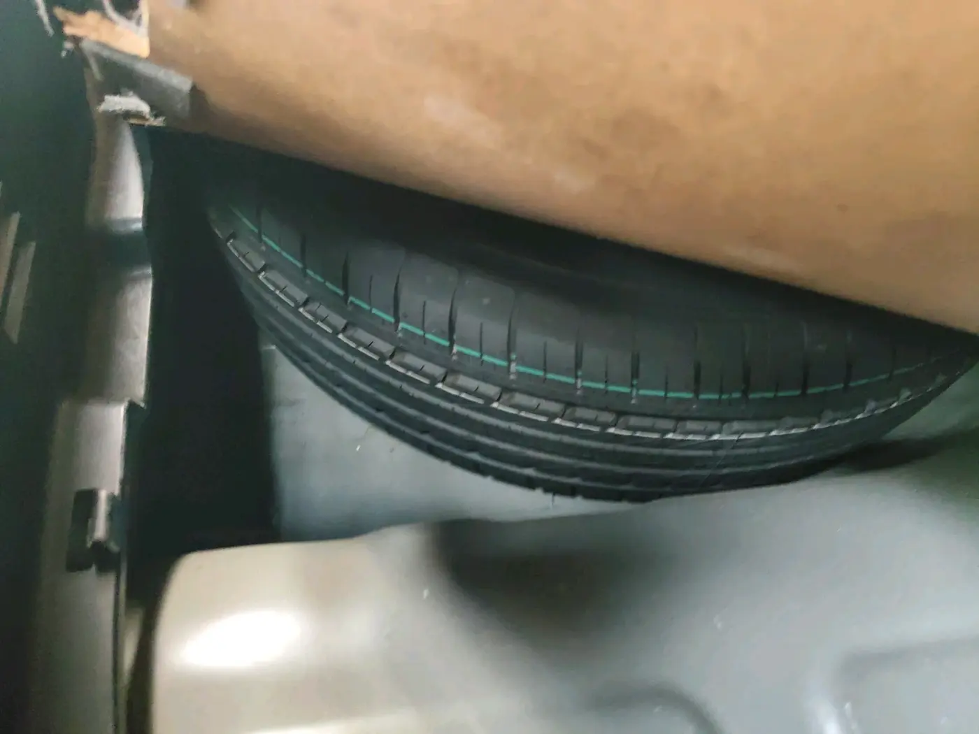2023 KIA SONET HTX 1.5 AT, Diesel, Automatic, 88,883 km, tyre