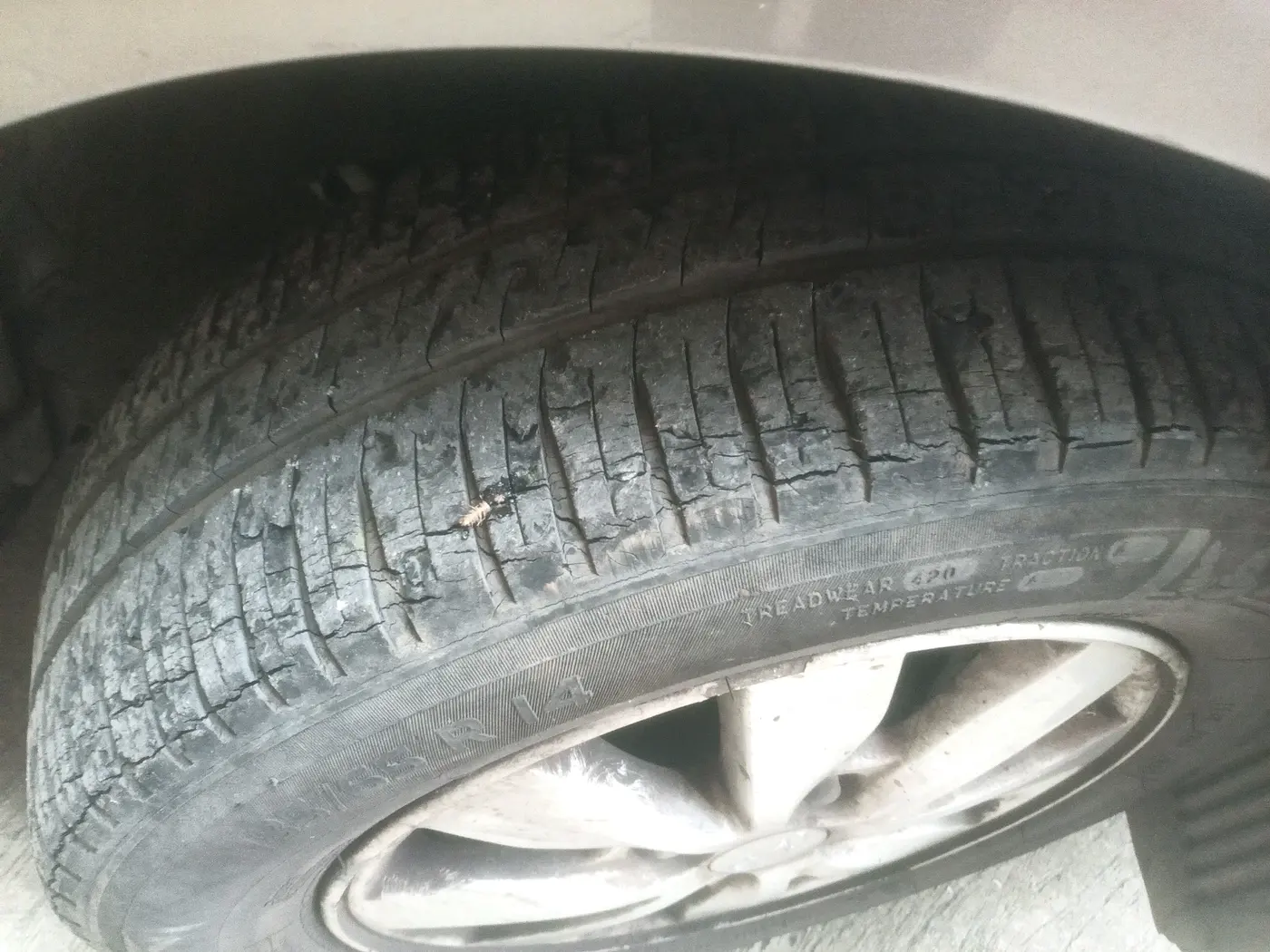 2012 Hyundai i20 SPORTZ 1.2, Petrol, Manual, 64,694 km, tyre