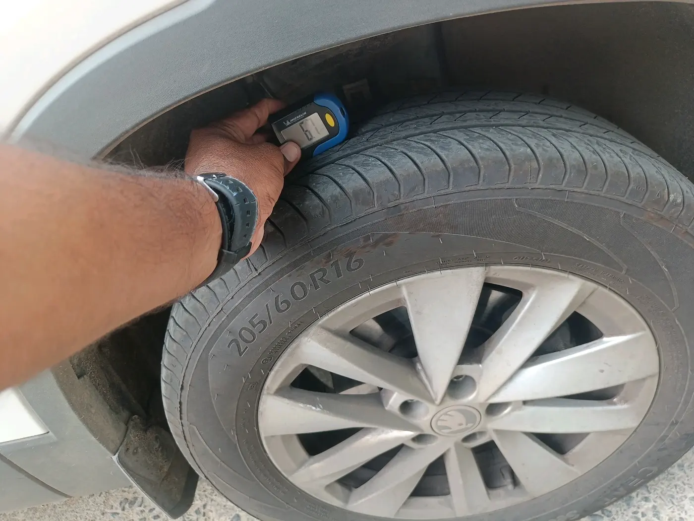 2025 Skoda Kylaq Signature Plus AT, Petrol, Automatic, 4,554 km, tyre