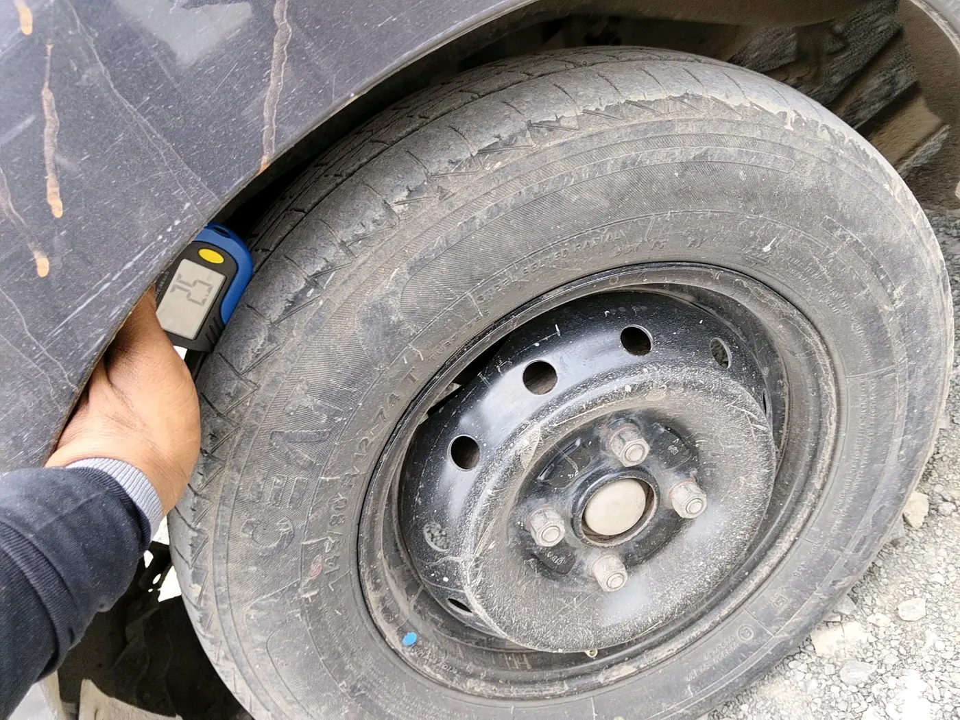 2019 Maruti Alto LXI, CNG, Manual, 1,22,128 km, tyre