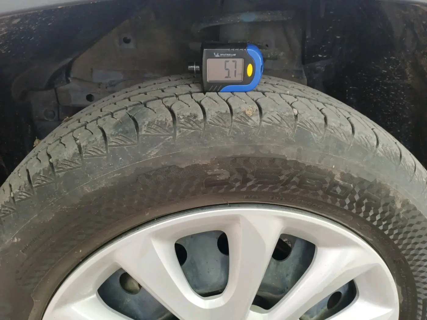 2024 Maruti Grand Vitara DELTA CNG, CNG, Manual, 21,718 km, tyre