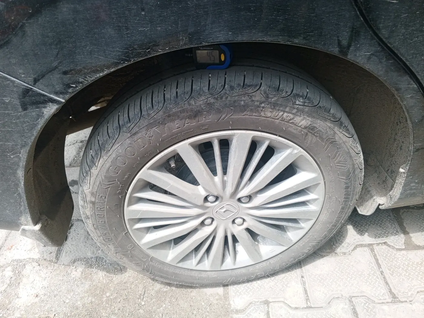 2025 Honda Amaze VX 1.2 Petrol MT, Petrol, Manual, 18,061 km, tyre