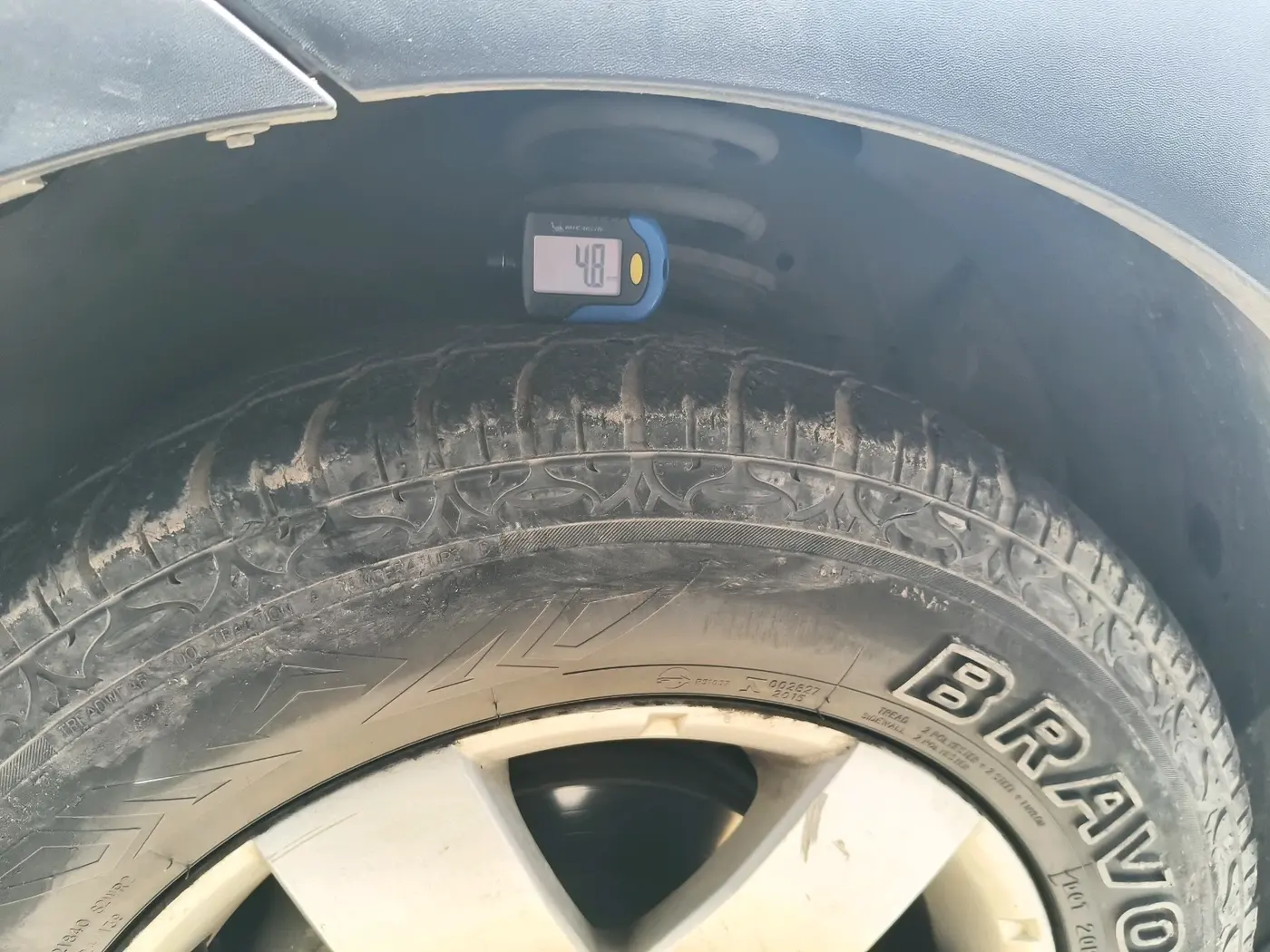 2013 Chevrolet Captiva LTZ AWD AT, Diesel, Automatic, 1,02,697 km, tyre