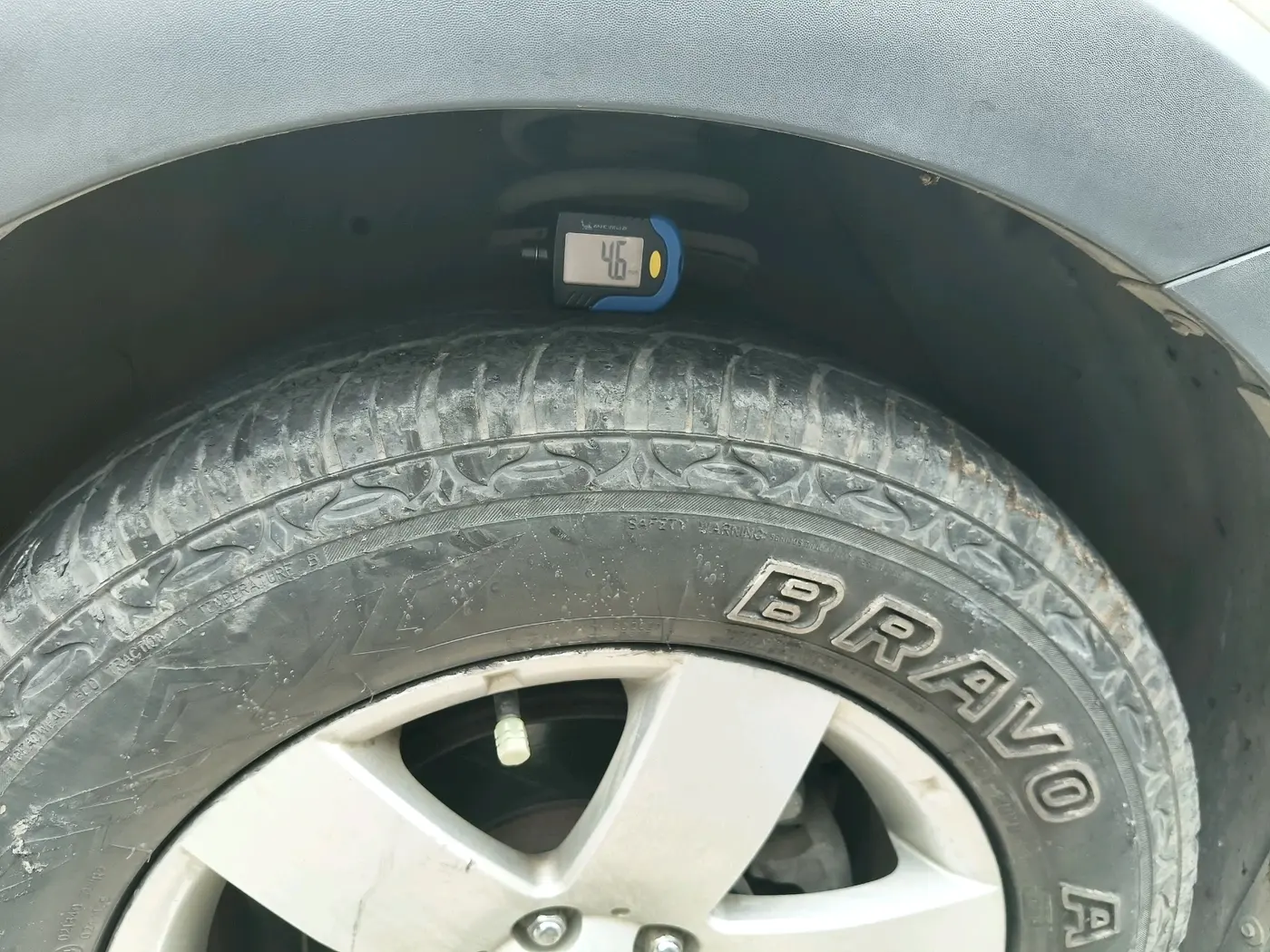 2013 Chevrolet Captiva LTZ AWD AT, Diesel, Automatic, 1,02,697 km, tyre