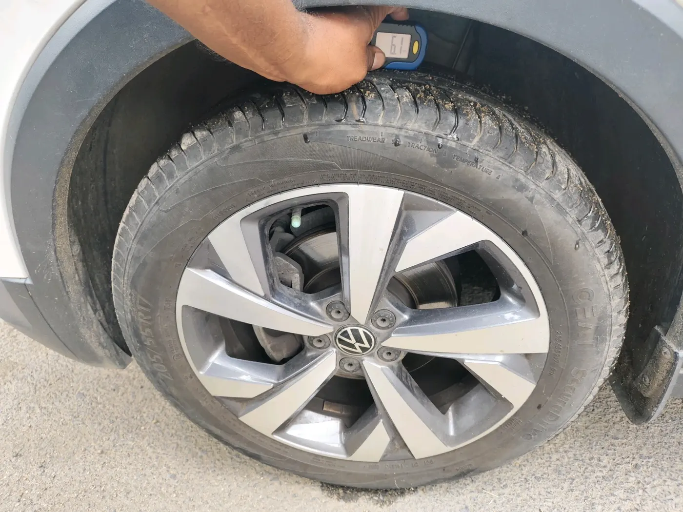 2023 Volkswagen TAIGUN TOPLINE 1.0 TSI AT, Petrol, Automatic, 9,844 km, tyre