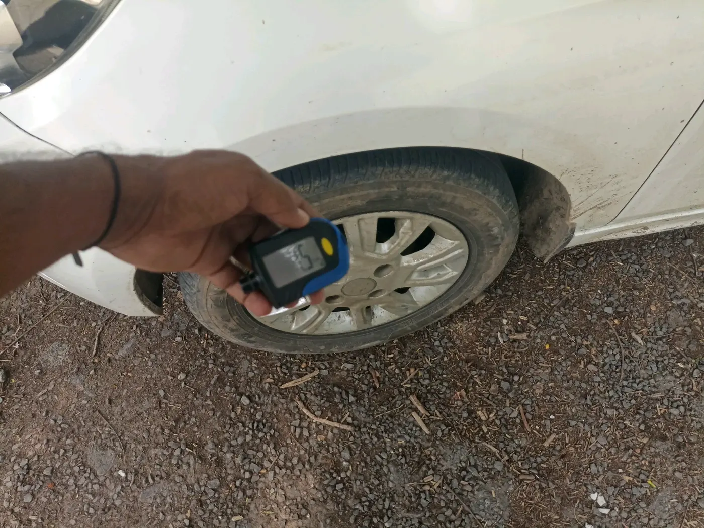 2016 Tata Tiago XZ PETROL, Petrol, Manual, 81,530 km, tyre