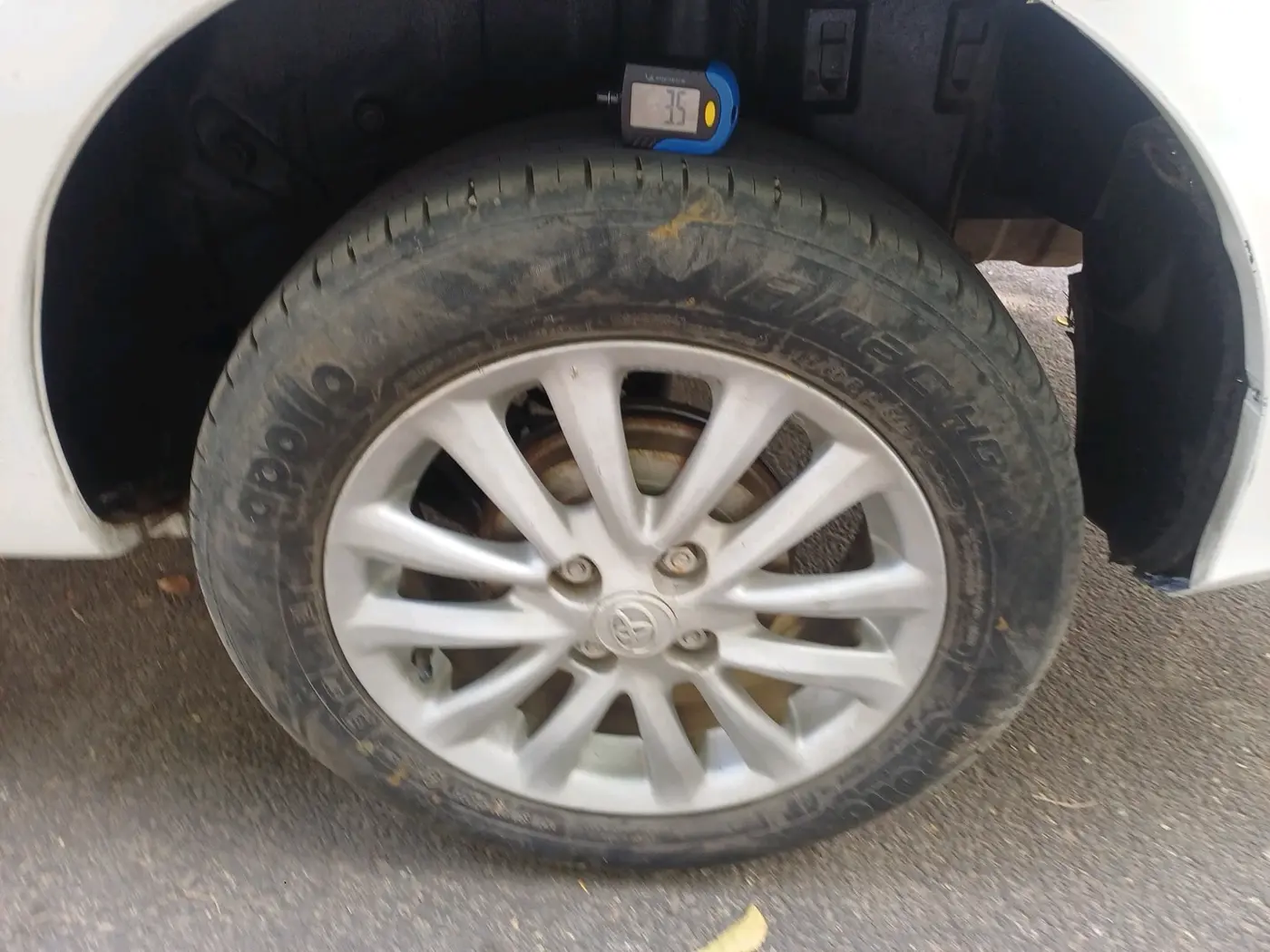 2012 Toyota Etios GD, Diesel, Manual, 2,48,953 km, tyre
